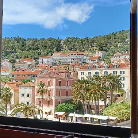 Apartment Lilly With Amazing City View Hvar Town Extérieur photo