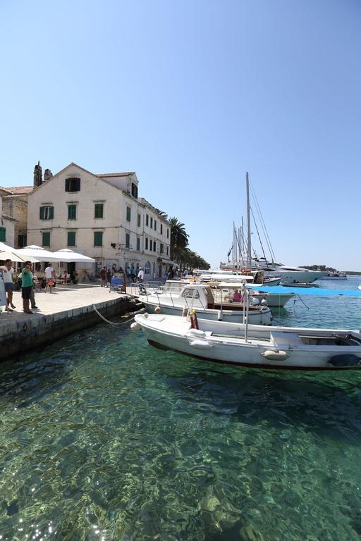 Apartment Lilly With Amazing City View Hvar Town Extérieur photo