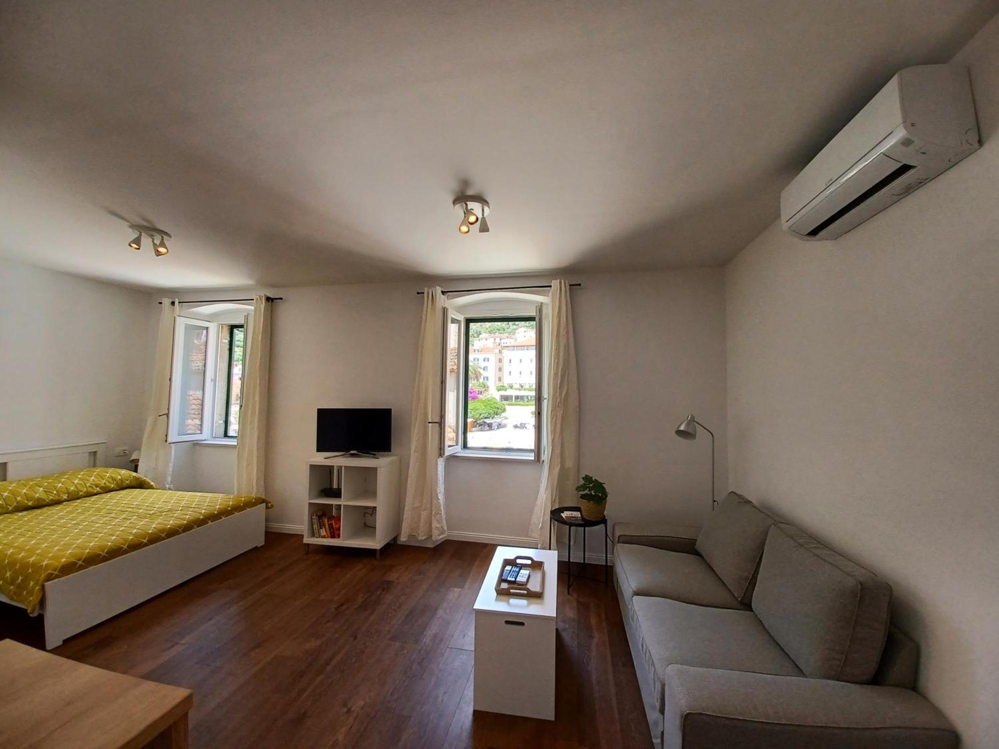 Apartment Lilly With Amazing City View Hvar Town Extérieur photo