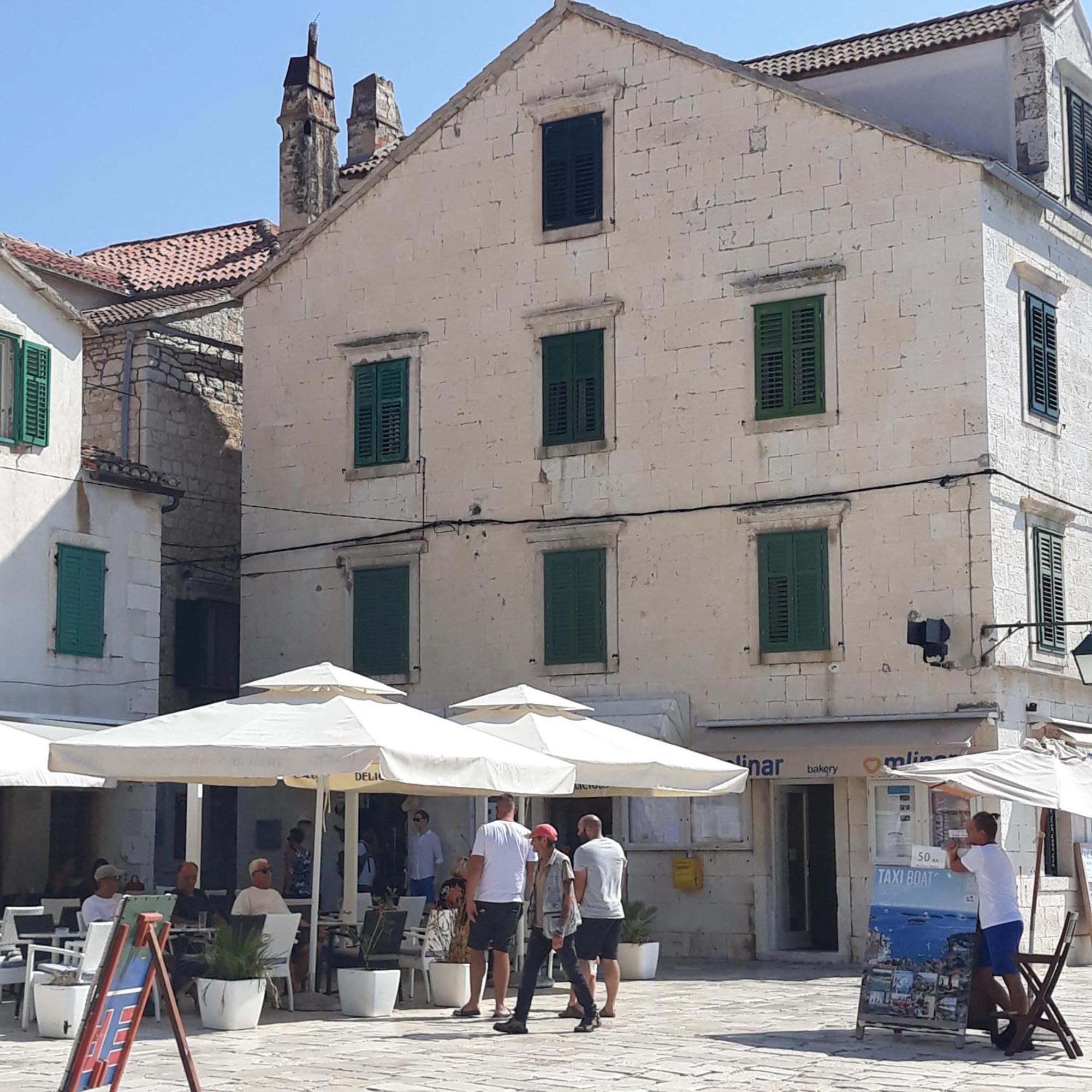 Apartment Lilly With Amazing City View Hvar Town Extérieur photo